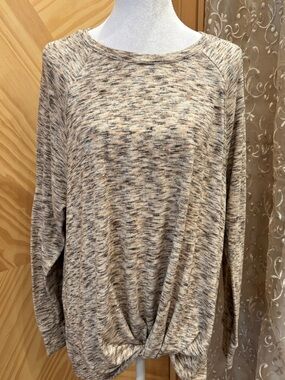 Women’s soft stretch Neutral Twist-Hem Pullover Top